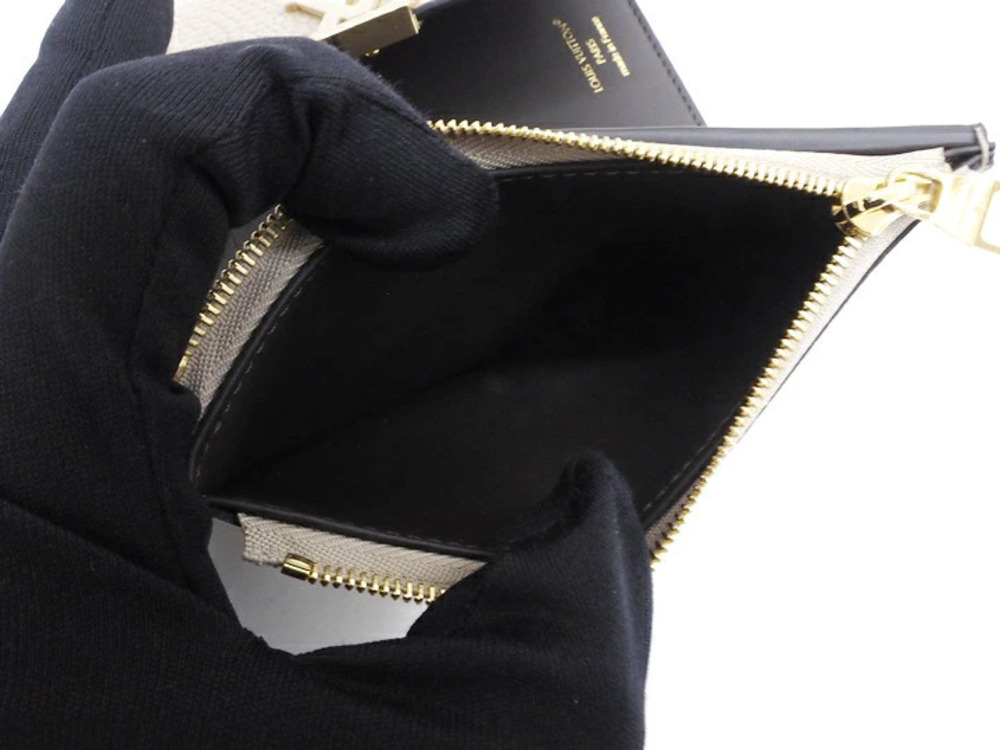 LOUIS VUITTON Portefeuille Capucines Compact Galet Greige Gray Leather Wallet - Picture 8 of 8